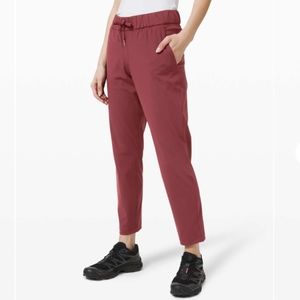 Lululemon On the Fly 7/8 Pant Chianti *Luxtreme Worn ONCE